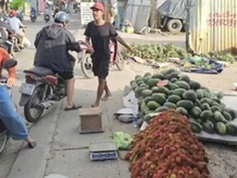 Giá trái cây ở TP.HCM cao gấp 7-8 lần giá tại vườn, ai hưởng phần chênh lệch?
