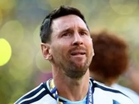 Messi thay đổi quyết định, người Argentina mừng rỡ