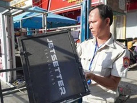 Xử lý biển hiệu không phải tiếng Việt làm khách nội địa  ngơ ngác