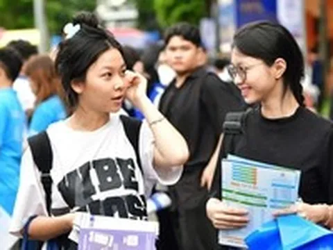 Chọn trường đại học theo ý thích hay theo điều kiện gia đình?