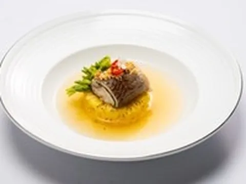 Canh chua mẹ nấu dự thi Top Chef, mẹ nhìn cũng không ra