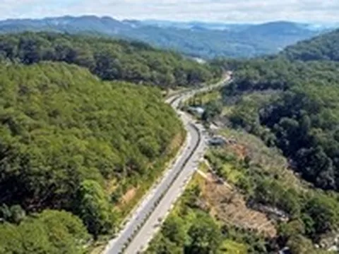 Đường lên Đà Lạt thông thoáng, đẹp như mơ nhờ 2 'cung đường trên mây'