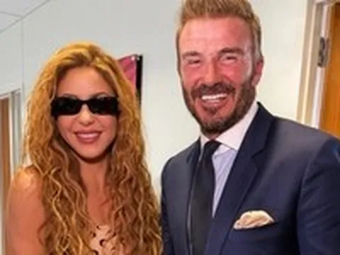 Shakira khoe ảnh hậu trường chung kết World Cup với David Beckham, BTS