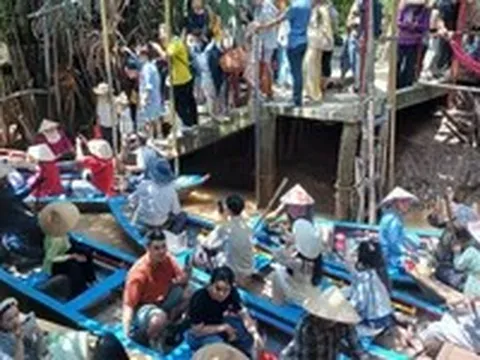 Khắc phục ùn ứ đò chèo ở cù lao Thới Sơn sau cơn sốt mạng xã hội