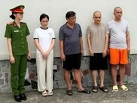 Vụ buôn lậu hơn 3.400 viên kim cương: Khởi tố 4 bị can