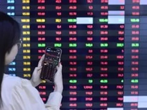VN-Index bị 'thổi bay' gần 120 điểm sau ba phiên, do đâu?