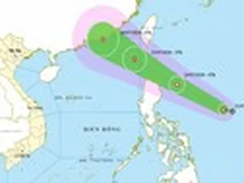 Áp thấp nhiệt đới hướng về Biển Đông, khả năng mạnh lên thành bão