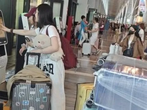 Cách tự ký gửi hành lý trong hai phút tại sân bay