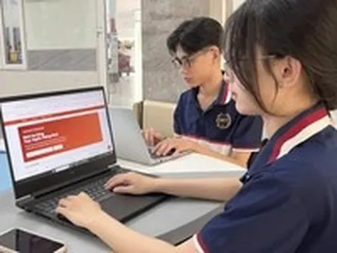Sinh viên Cần Thơ sáng tạo ‘trợ lý ảo’ hỗ trợ thủ tục hành chính