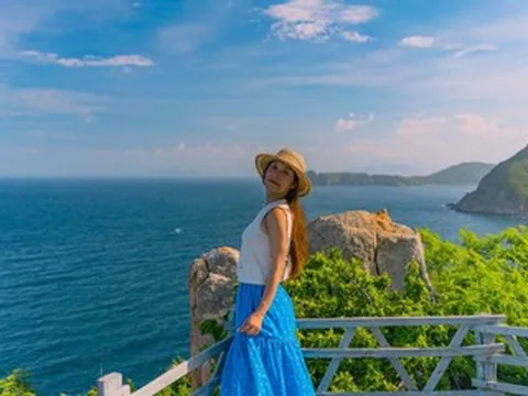 Khách Hà Nội trở về tuổi thơ ở hòn đảo 'mất điện như cơm bữa', không có điều hòa