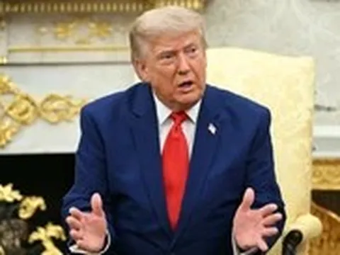 Ông Trump cảnh báo Nga và Trung Quốc không bán vũ khí cho Iran