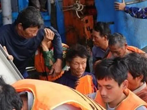 Chìm tàu cá ở Trường Sa: Đang tìm kiếm 3 ngư dân mất tích