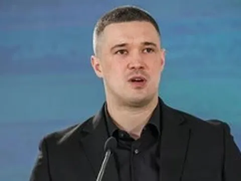 Bị miễn nhiệm, cựu Bộ trưởng Quốc phòng Ukraine được Bộ trưởng Ý mời làm cố vấn
