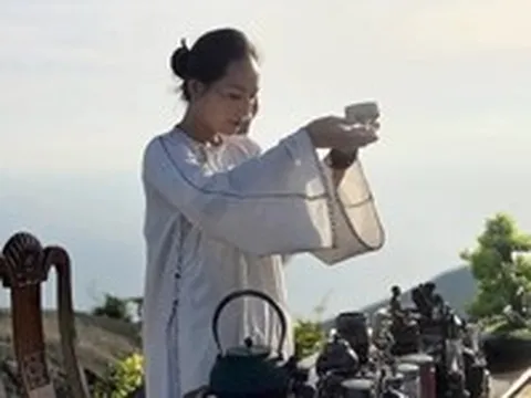 Ra mắt tour thưởng trà tại nơi tỉ phú Bill Gates từng ngồi ở đỉnh Bàn Cờ, Đà Nẵng