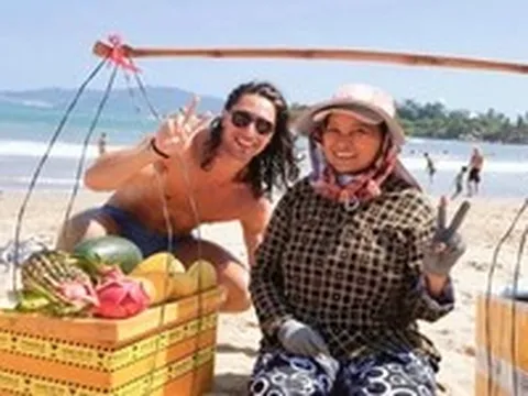 Bạn đọc hiến kế liên quan vụ thu giữ gánh hàng rong của bà bán trái cây 'nổi tiếng' ở Nha Trang?