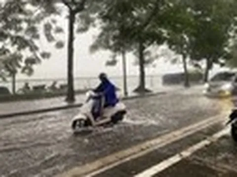 Hà Nội mưa to, chiều tối nay miền Bắc mưa lớn