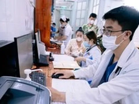 Bác sĩ nội trú mong nhẹ gánh học phí, toàn tâm rèn luyện tay nghề