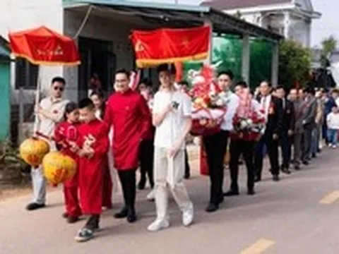 Quảng Trị khuyến khích cô dâu chú rể đặt hoa nghĩa trang liệt sĩ, trồng cây trong ngày cưới