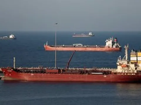 Oman đề xuất cùng Iran quản lý eo biển Hormuz