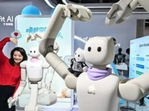 Mỹ cấm nhập khẩu robot hình người của Trung Quốc vì sợ bị thu thập thông tin lén