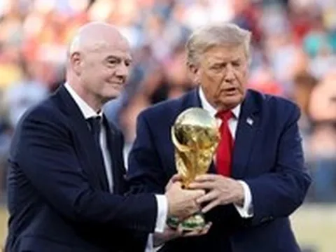 Chủ tịch FIFA lại gây sốc với kế hoạch 'bán World Cup'