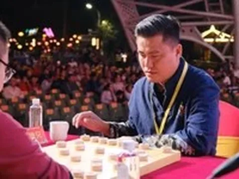 Lại Lý Huynh đấu '1 chọi 10' ở Đà Nẵng