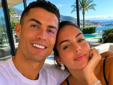 Tin Ronaldo và Georgina đám cưới cuối tuần này là tin giả?