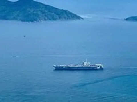 Tàu sân bay mang tên vị Tổng thống Mỹ đầu tiên đến Việt Nam
