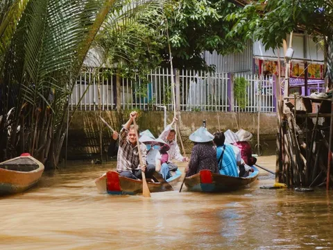 Cồn Thới Sơn tăng giá xuồng chèo