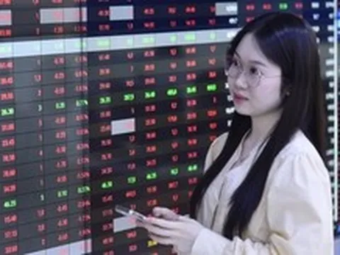 Chứng khoán 30-7: Lấy lại mốc 1.700 điểm, VN-Index đã qua giai đoạn nguy hiểm?