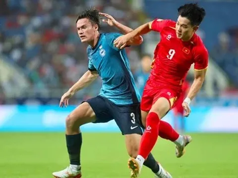 Việt Nam - Singapore (hiệp 1) 0-0: Hoàng Đức sút trúng xà ngang