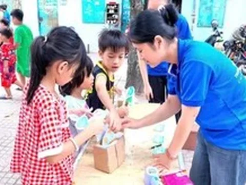 Tổ chức nhiều hoạt động vui chơi cho con của công nhân tại các khu trọ