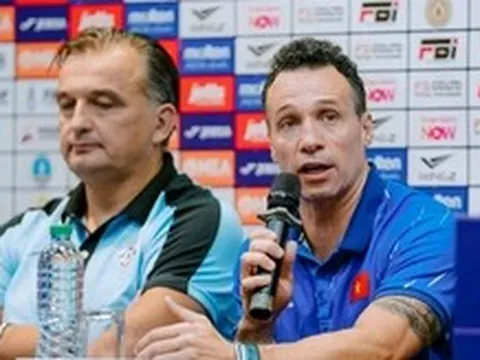 HLV người Argentina nói gì trước trận futsal Việt Nam - Nga?