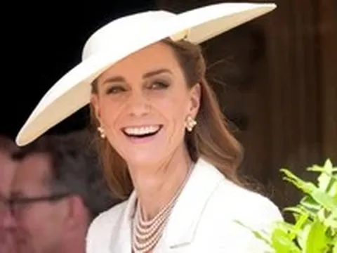Kate Middleton được vinh danh là người mặc đẹp nhất nước Anh