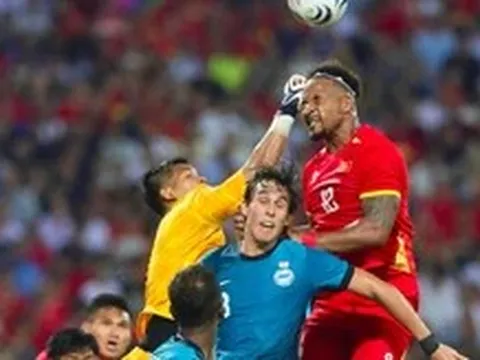 Cựu tuyển thủ Nguyễn Tuấn Phong: Tuyển Việt Nam tự đưa mình vào thế khó