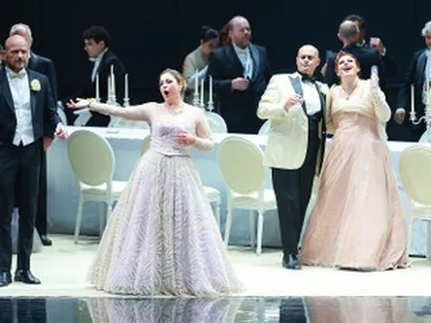 Bước ngoặt lịch sử của opera Việt Nam khi kiệt tác 170 năm ngân vang tại Hà Nội
