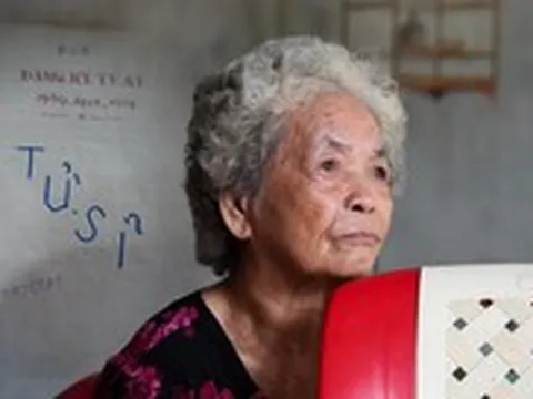 Y sĩ 96 tuổi giữ cuốn sổ liệt sĩ từ năm 1968, nhớ 3 vị trí chôn ở Bệnh xá B23
