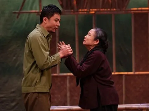 Khóc cùng Đại tá, NSND Ngọc Thư