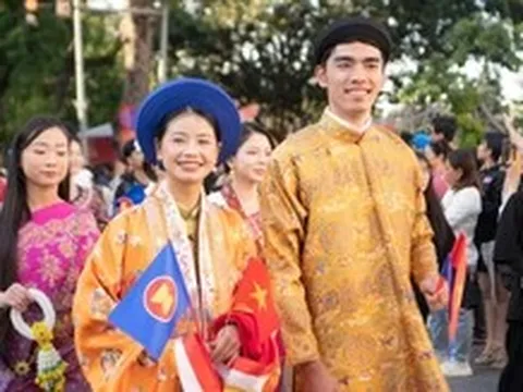 Dịp lễ 2-9: không chỉ lên rừng, xuống biển khách Việt còn mê tour lịch sử, văn hóa