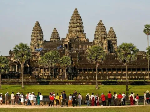 Angkor Wat yên tĩnh một cách kỳ lạ