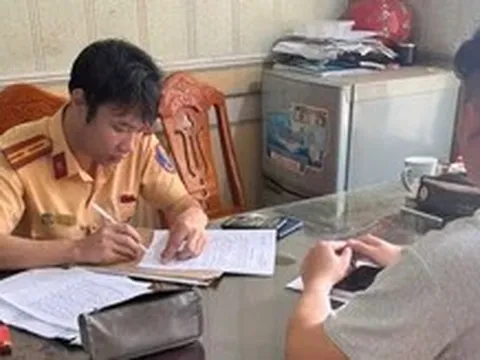 Tài xế bị phạt 38 triệu đồng vì lái ô tô tông ngã 4 người rồi bỏ chạy