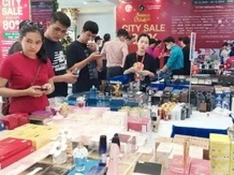 Thượng vàng hạ cám thị trường nước hoa, người mua khó nhận biết