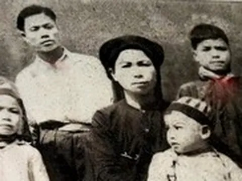 Tấm nhôm đục lỗ dưới mộ sâu dẫn lối liệt sĩ về quê nhà Thái Nguyên