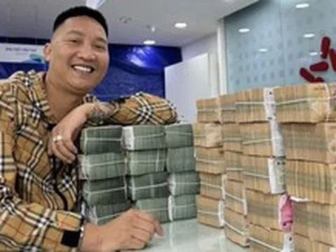 Huấn Hoa Hồng giàu cỡ nào: Từ công ty vốn 2 tỉ đồng đến ghế chủ tịch doanh nghiệp trăm tỉ
