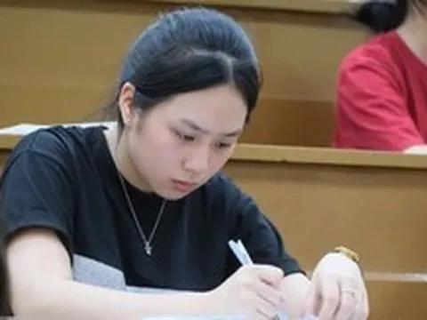 Phó thủ tướng yêu cầu rà soát học phí đại học: Các trường đang thu bao nhiêu?