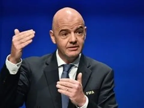 Báo Anh: UEFA từng chi tiền cho nhân tình của Infantino