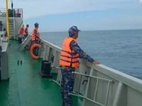 4 người bị sóng cuốn xuống biển Đà Nẵng: Mở rộng vùng tìm kiếm ra giữa Sơn Trà và đảo Cù Lao Chàm