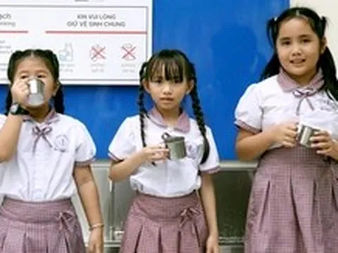 ‘Nước sạch cho em’ đến với hơn 2.250 học sinh ở 5 tỉnh, thành