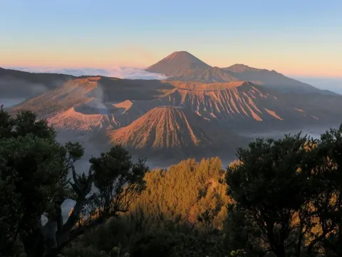 Đóng cửa núi lửa Bromo hút khách Việt gần đây