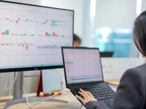 Chứng khoán 14-8: VN-Index rung lắc, vùng hỗ trợ nào đang được chờ đợi?
